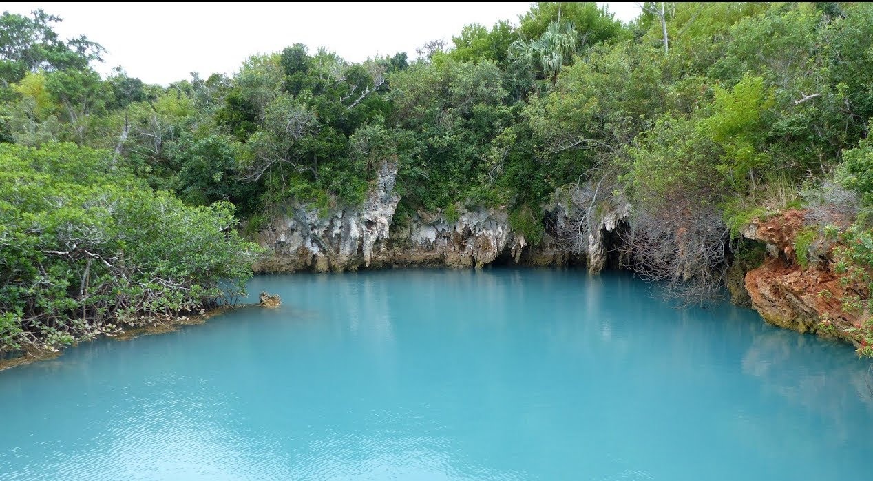 Walsingham Doğa Koruma Alanı ve Blue Hole Parkı